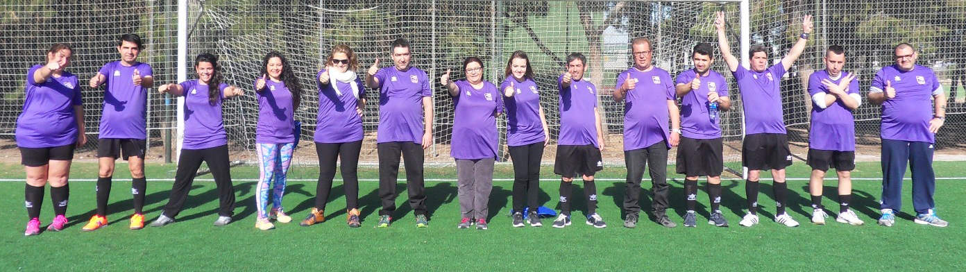 La Clínica Dental Satorres junto a AFEMPES con su nueva equipación
