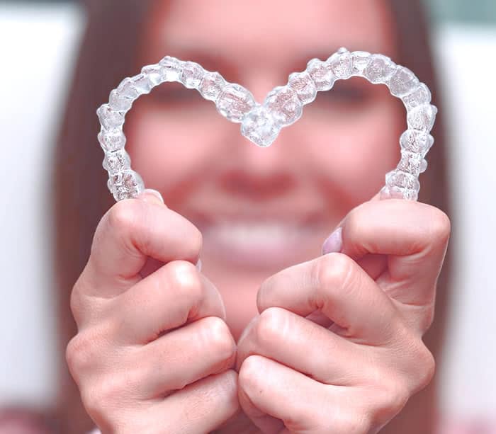 Corazón Invisalign Ortodoncia Invisible | Clínica Dental Satorres | Paterna Manises