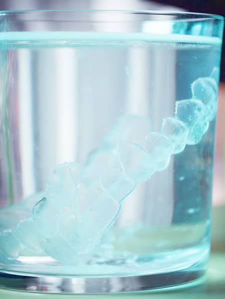 Limpieza Invisalign Ortodoncia Invisible | Clínica Dental Satorres | Paterna Manises