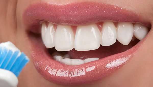 Higiene de Carillas de Clínica Dental Satorres en Valencia