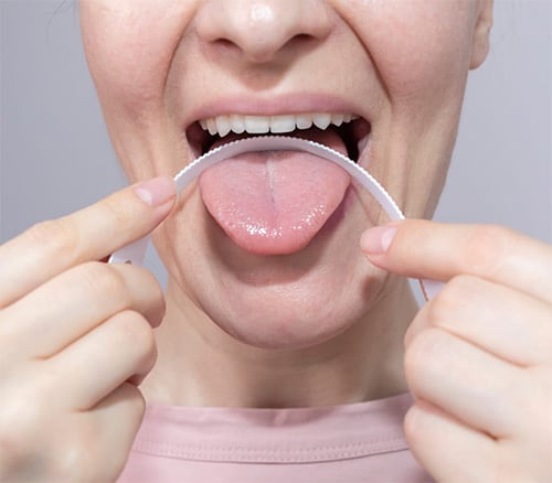Limpiador Lingual | Clínica Dental Satorres - Paterna Manises